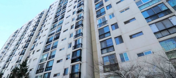 이르면 다음 주 사업시행인가가 결정되는 대치 쌍용 1차 아파트. /사진=다음 로드뷰.