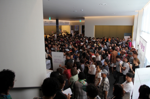 e편한세상 영천 견본주택에 지난 17일부터 19일까지 주말 3일 동안 1만7000여명의 방문객이 다녀갔다. /사진=대림산업.