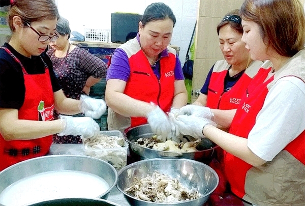 롯데푸드 샤롯데 봉사단, 청주 '에덴원' 방문 봉사