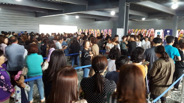 웅천자이 더 스위트 분양 사업장에 주말 3일간 많은 인파가 몰렸다. /사진=GS건설.