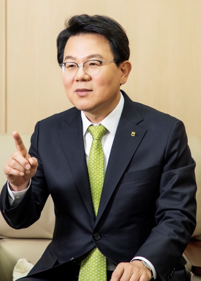 김광수 NH농협금융지주 회장은 한국금융신문과의 인터뷰에서 "농협금융은 우수한 CIB(기업투자금융) 사업 기반을 보유하고 있다"며 "부동산 펀드는 향후 추가 증액할 계획"이라고 말했다. / 사진= NH농협금융지주