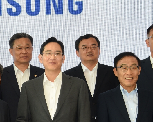 △이재용 삼성전자 부회장(앞줄 왼쪽)