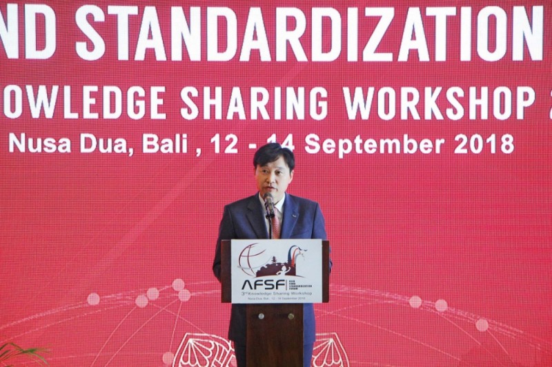 이병래 한국예탁결제원 사장이 12일~13일 인도네시아에서 열린 '제3차 아시아펀드표준화포럼'에서 축사를 하고 있다./사진=한국예탁결제원