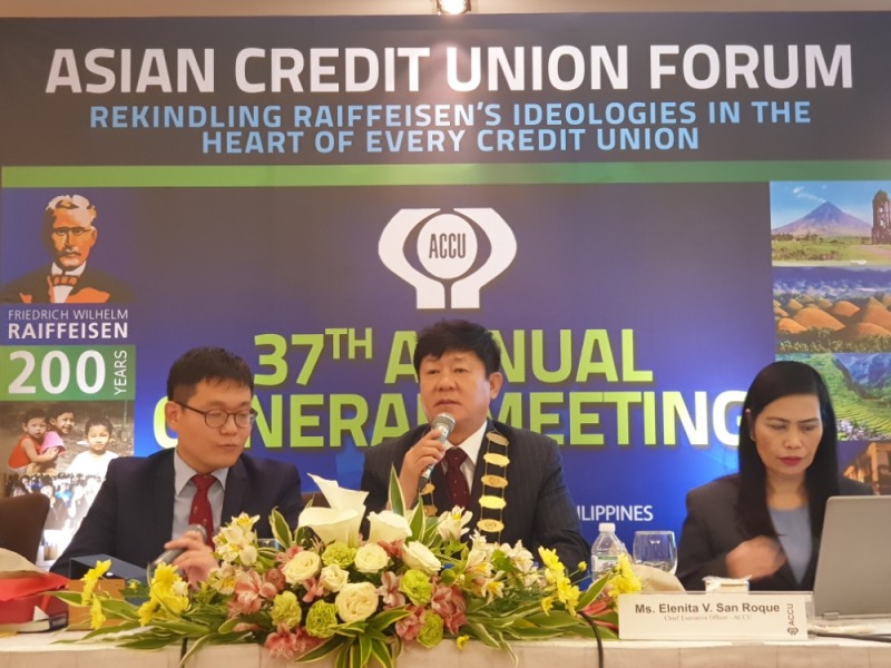 △김윤식 신협중앙회장이 아시아신협연합회 총회에서 회장 선출 소감을 발표하고 있다./사진=신협중앙회