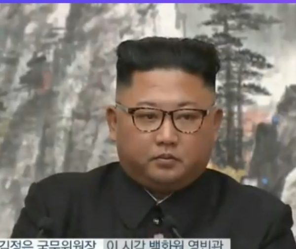 19일 평양 영빈관에서 '9월 평양공동선언' 기자회견을 하고 있는 김정은 북한 국무위원장. /사진=YTN캡쳐.
