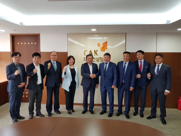 대한건설협회는 19일 한국을 방문한 몽골건설협회 대표단(회장 Tserenjigmed, 체렝지그메드)과 만나 양국 건설산업 협력방안에 대해 논의했다. /사진=대한건설협회.