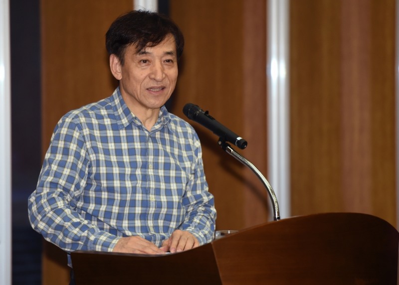 이주열 한국은행 총재가 5일 인천 한국은행 인재개발원에서 열린 출입기자단 워크숍에서 모두발언을 하고 있다. / 사진= 한국은행