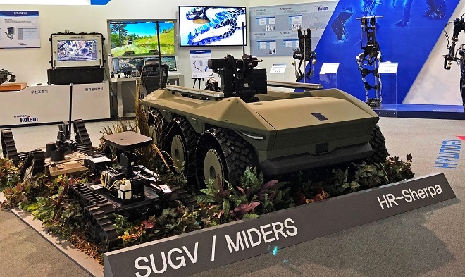 현대로템이 '2018 로보월드'에서 육군 보병지원용 소형 무인차량 'HR-셰르파' 콘셉트 모델을 처음 선보였다. 출처 : 현대로템.