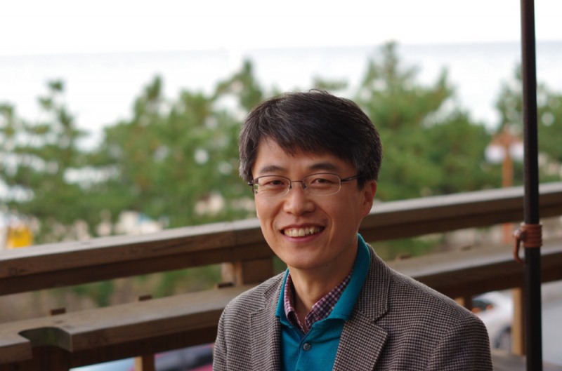 △2018 교보교육대상에서 '참사랑 교육 부문' 대상을 차지한 권일한 삼척 미로초등학교 교사 / 사진=교보교육재단