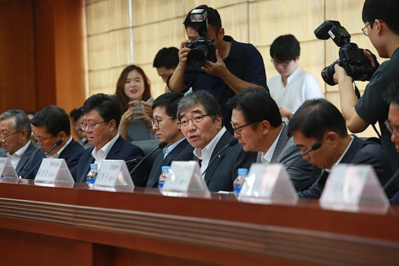 ▲ 윤석헌 금융감독원장이 7월 여의도 금투센터에서 열린 증권사 CEO간담회에서 인사말을 하고 있다. 사진 = 금융감독원