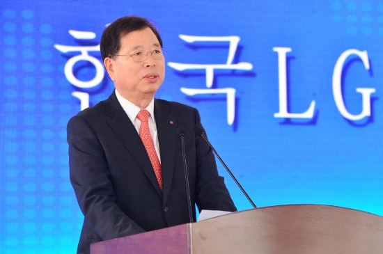 23일 박진수 LG화학 부회장이 중국 남경 전기차 배터리 제2공장 기공식에서 환영사를 발표하고 있다. 사진=LG화학.