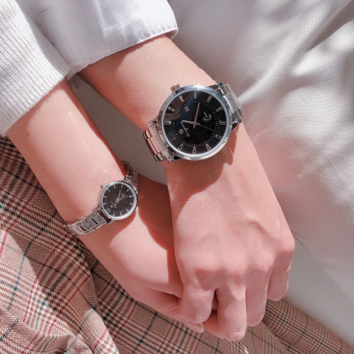 이랜드월드 OST, 태양열 충전 '에코 커플시계' 출시