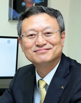 ▲ 사진: 신홍섭 KB저축은행 대표