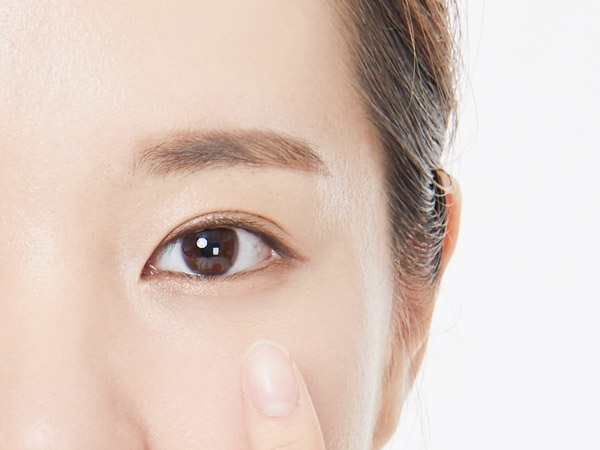 춥고 건조한 날씨에 안구건조증 기승, 눈에 좋은 영양제 섭취가 도움