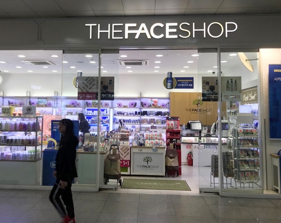 ▲ 스킨푸드, 더페이스샵 등 1세대 로드샵들은 올해 경영난에 시달렸다. / 사진=구혜린 기자