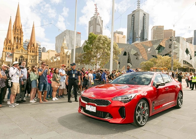 ‘오픈 드라이브' 프로그램에 등장한 기아자동차 스팅어. (사진=기아차)