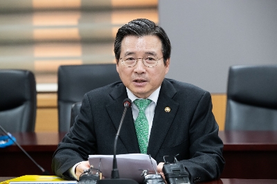 김용범 금융위원회 부위원장이 24일 서울 종로구 정부서울청사에서 열린 비은행권 거시건전성 관리강화 태스크포스(TF) 회의에 참석해 모두발언을 하고 있다. / 사진= 금융위원회