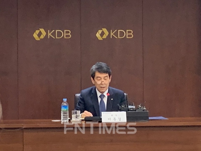 이동걸 산업은행 회장이 31일 대우조선해양 관련 기자간담회에서 입장을 발표하고 있다./사진=전하경 기자