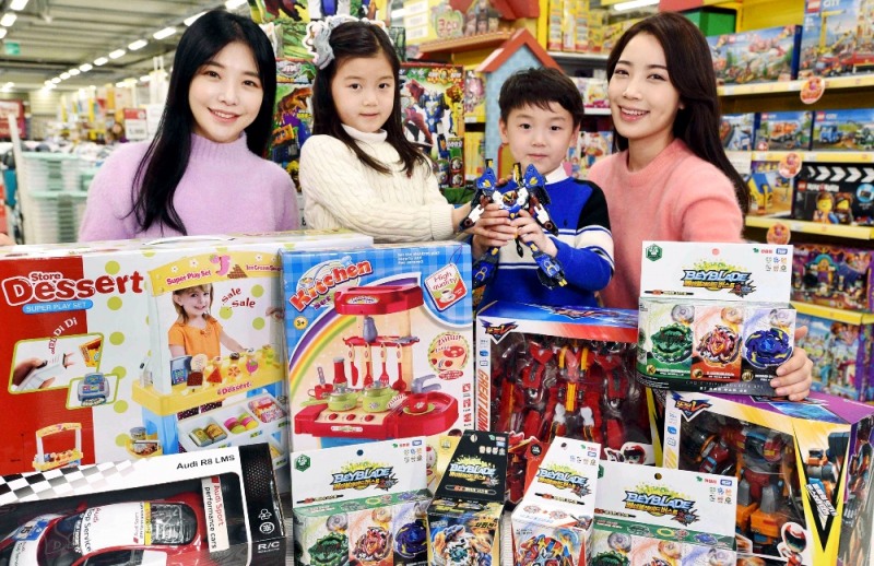 "세뱃돈으로 뭘 사지?"...홈플러스, 설 맞이 '완구대전'