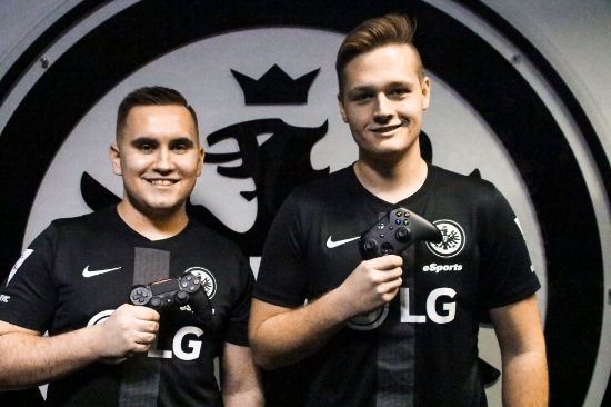 △LG전자가 후원하는 독일 아인트라흐트 프랑크푸르트의 e스포츠팀 선수들/사진=LG전자