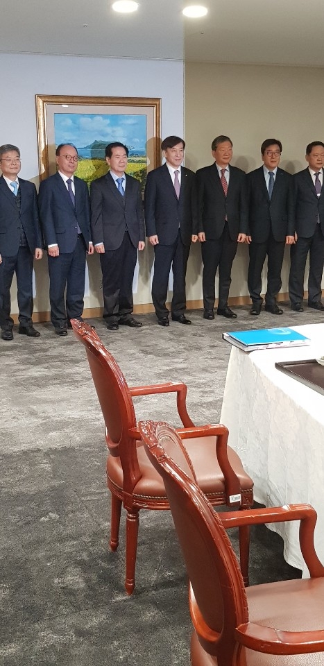 이주열 "제조업 경쟁력 제고, 우리경제 생존의 문제"