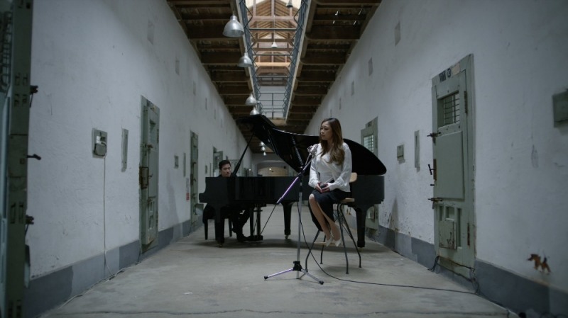 '100년 전 외침이 100년 후 대한민국에게' 캠페인 촬영현장. (왼쪽) 음악감독 정재일씨, (오른쪽) 가수 박정현씨. / 사진= KB국민은행