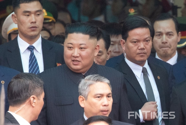 김정은 북한 국무위원장이 26일 오전 베트남 랑선성에 위치한 동당역에 도착하고 있다.[사진=뉴스핌]