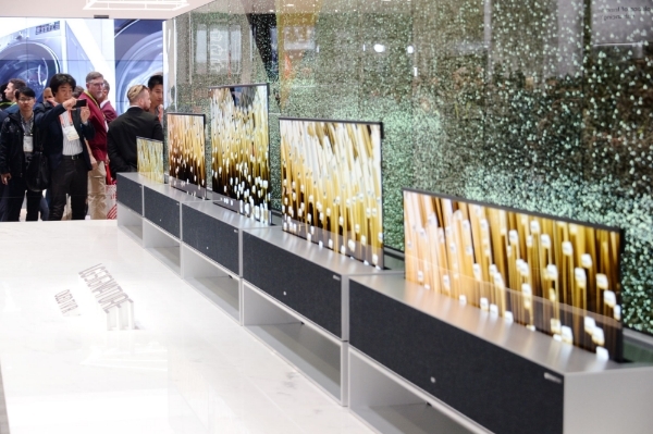 △지난 1월 CES 2019에서 공개된 LG전자 롤러블 TV 모델의 모습/사진=LG전자