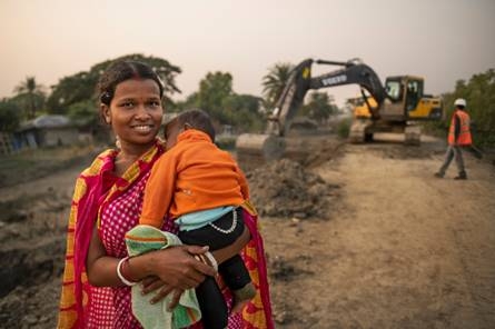 볼보건설기계그룹은 뱅골만의 슌도르본의 작업현장에 볼보 굴삭기를 지원한다. (사진=볼보건설기계그룹)