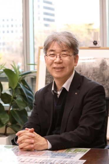 한동환 KB국민은행 디지털금융그룹 전무는 한국금융신문과의 인터뷰에서 "'리브똑똑'에 AI(인공지능) 챗봇을 탑재해 진정한 금융비서로 발전시켜 나갈 계획"이라고 말했다. / 사진= KB국민은행