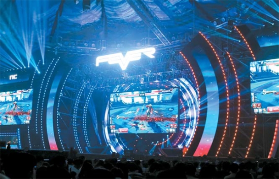 지난해 `인텔 블소 토너먼트 2018 월드 챔피언십`에서 ‘비무’ AI와 프로게이머가 경기를 벌이고 있다(사진=엔씨)