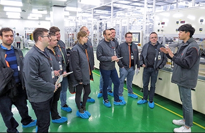 SK이노베이션 헝가리 전기차 배터리 생산공장에서 근무할 현지 엔지니어들이 국내 사업장을 방문해 교육을 받고 있다. (사진=SK이노베이션)
