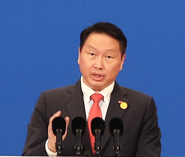 최태원 SK 회장이 28일 중국 하이난에서 열린 보아오포럼 개막식에 연설하고 있다. (사진=SK)