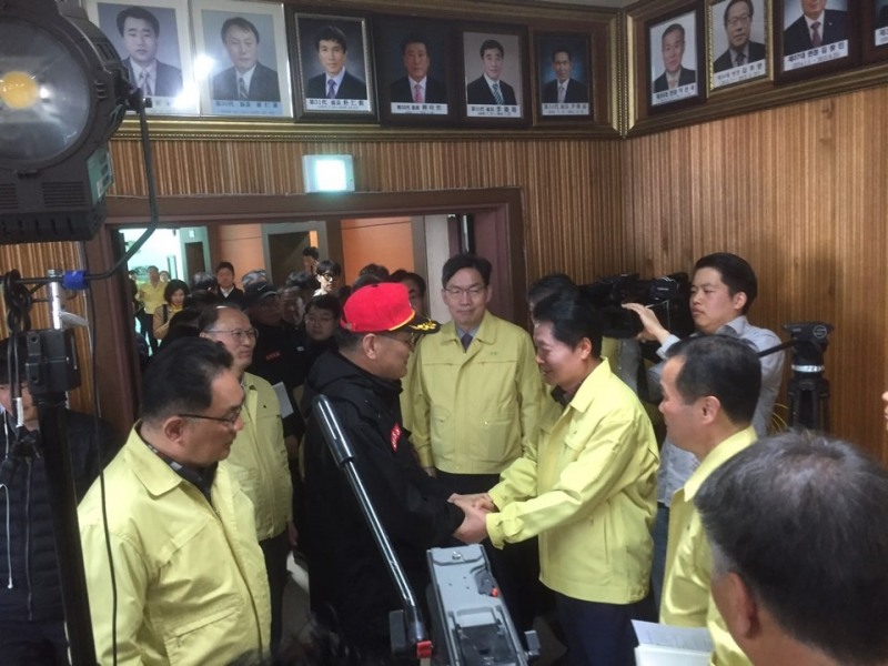 김병원 농협중앙회장, 고성 산불피해 긴급 현장방문