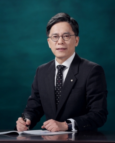 황원철 우리은행 디지털금융그룹장(상무) 겸 최고디지털책임자(CDO)는 한국금융신문과의 인터뷰에서 “국내 은행은 현지 은행 대비 네트워크가 부족해서 동남아 지역 중심 비대면 채널 확대 전략이 중요하다”고 말했다. / 사진= 우리은행