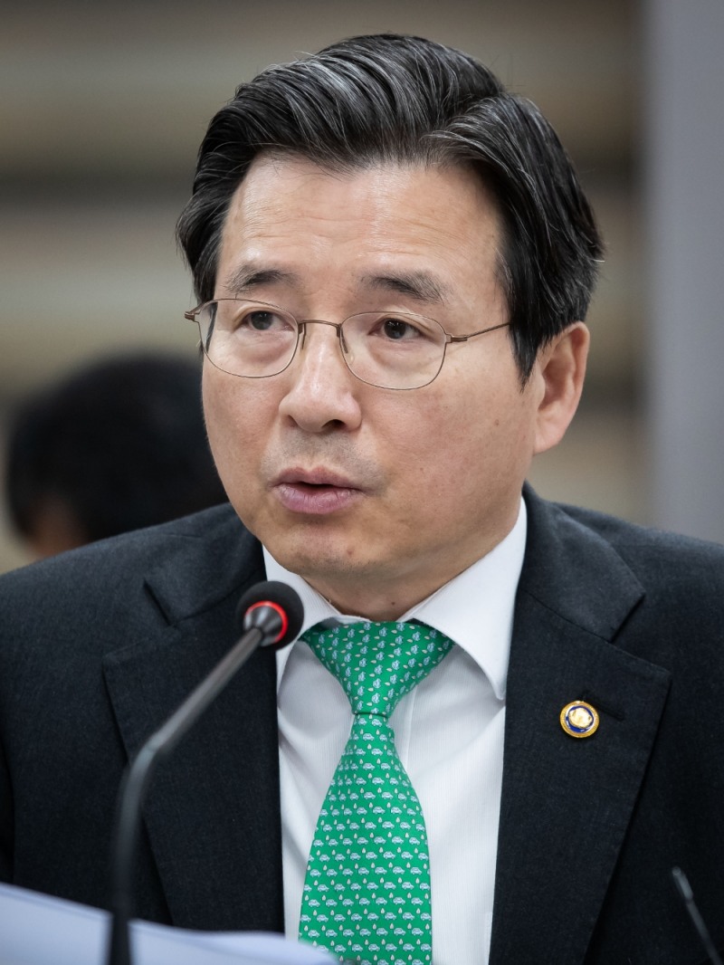 ▲김용범 금융위원회 부위원장이 17일 서울 종로구 정부서울청사 금융위원회 대회의실에서 열린 '회계개혁 연착륙을 위한 관계기관 간담회'에서 모두발언을 하고 있다./사진=금융위원회