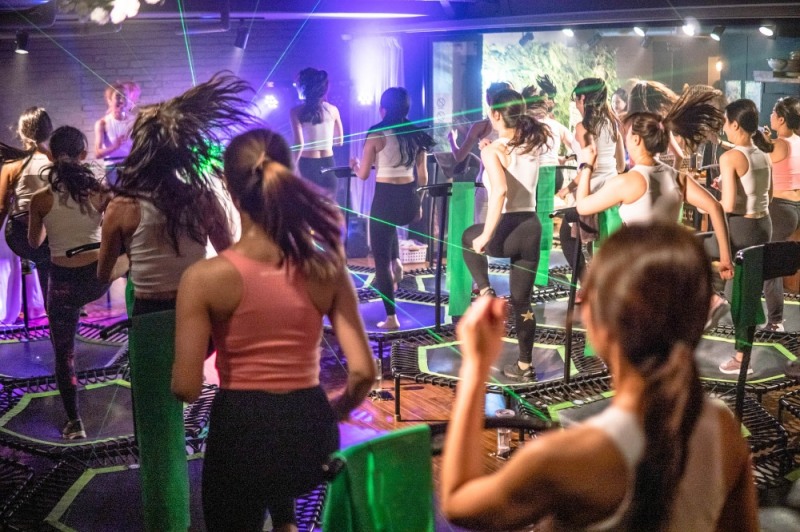 이랜드크루즈-뉴발란스, 선상 '점핑피트니스 크루즈 파티' 개최