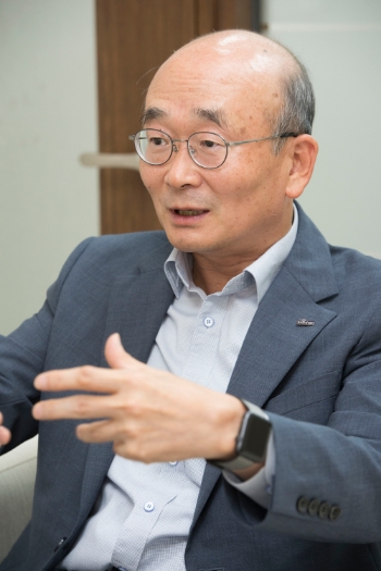 서춘석 신한은행 디지털그룹 부행장은 한국금융신문과의 인터뷰에서 "2019년은 빅데이터 선도 사업 추진에 집중하는 한 해가 될 것"이라고 말했다. / 사진= 신한은행