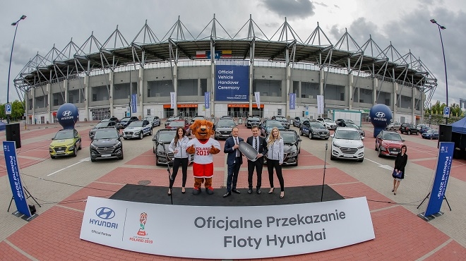 현지시간 13일 폴란드 우치 비제프 경기장에서 ‘FIFA U-20 월드컵 폴란드 2019’ 공식 차량 전달식. (사진=현대차)