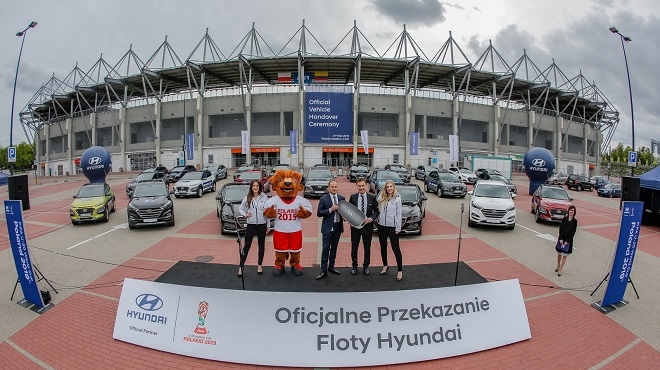 현지시간 13일 폴란드 우치 비제프 경기장에서 ‘FIFA U-20 월드컵 폴란드 2019’ 공식 차량 전달식. (사진=현대차)