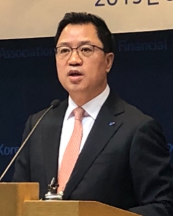 ▲신재영 한국포스증권 대표가 14일 오전 서울 여의도 금융투자협회에서 기자간담회를 진행하고 있다./사진=한아란 기자