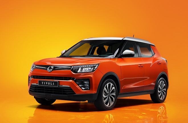 '티볼리 페이스리프트' 공개...가솔린 1.5 터보·딥컨트롤·블레이즈콕핏 추가