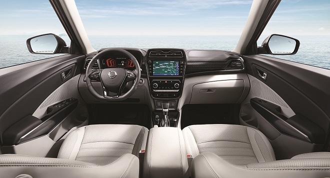 '티볼리 페이스리프트' 공개...가솔린 1.5 터보·딥컨트롤·블레이즈콕핏 추가