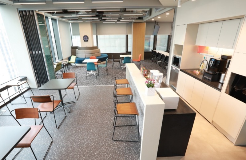 △워크데이 사무실 속 휴게실의 모습/사진=오승혁 기자(자료 편집)