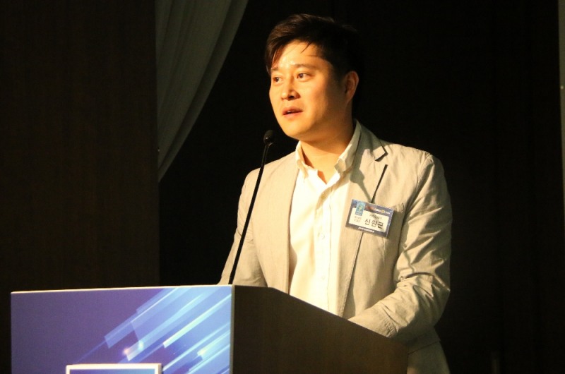 ▲신원근 카카오페이 부사장이 21일 오후 서울 은행회관에서 열린 ‘2019 한국금융미래포럼’에서 패널발표를 하고 있다.