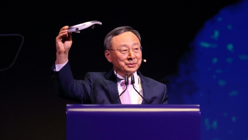 △황창규 KT 회장이 지난 MWC 2019에서 연설하는 모습/사진=KT