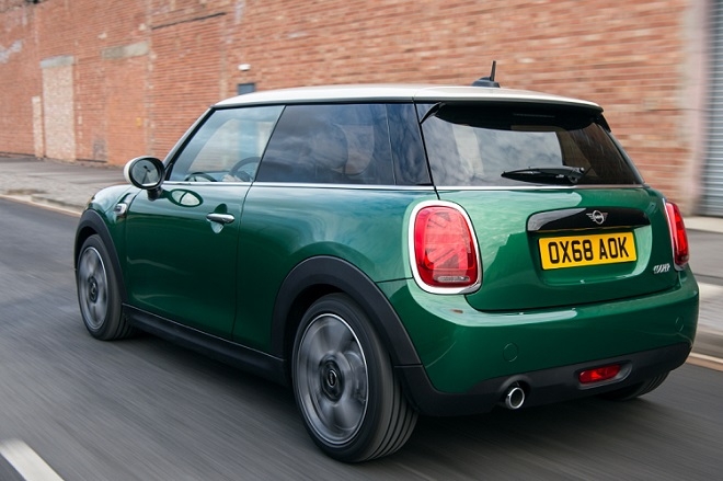 미니, 레이싱 정체성 담은 '60주년' 한정판 모델 출시