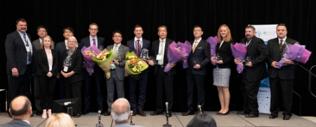 이종환 한전 기술혁신본부장(우측 다섯 번째)과 다른 수상자들(사진=한전)