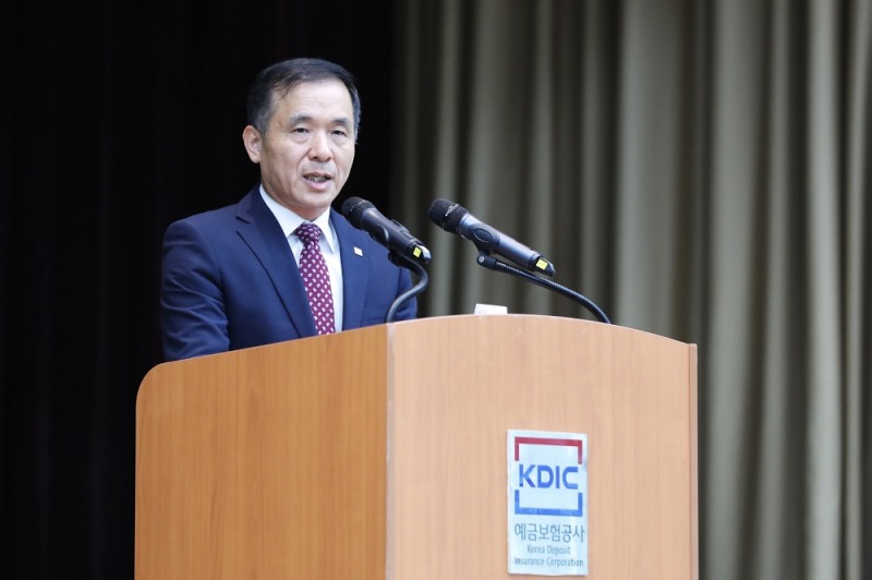 예금보험공사 위성백 사장이 3일 서울 중구 청계천로 사옥에서 개최된 창립 23주년 기념식에서 기념사를 하고 있다./사진=예금보험공사