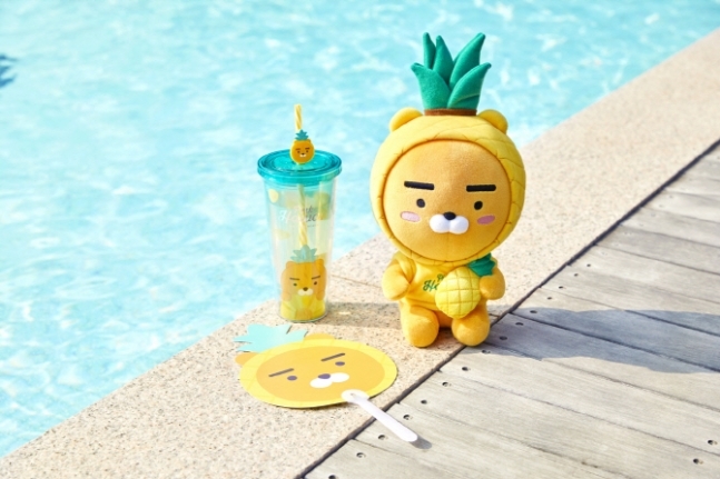 △카카오프렌즈 2019 썸머 에디션 중 알록달록 파인애플 라이언의 모습/사진=오승혁 기자(자료 편집)